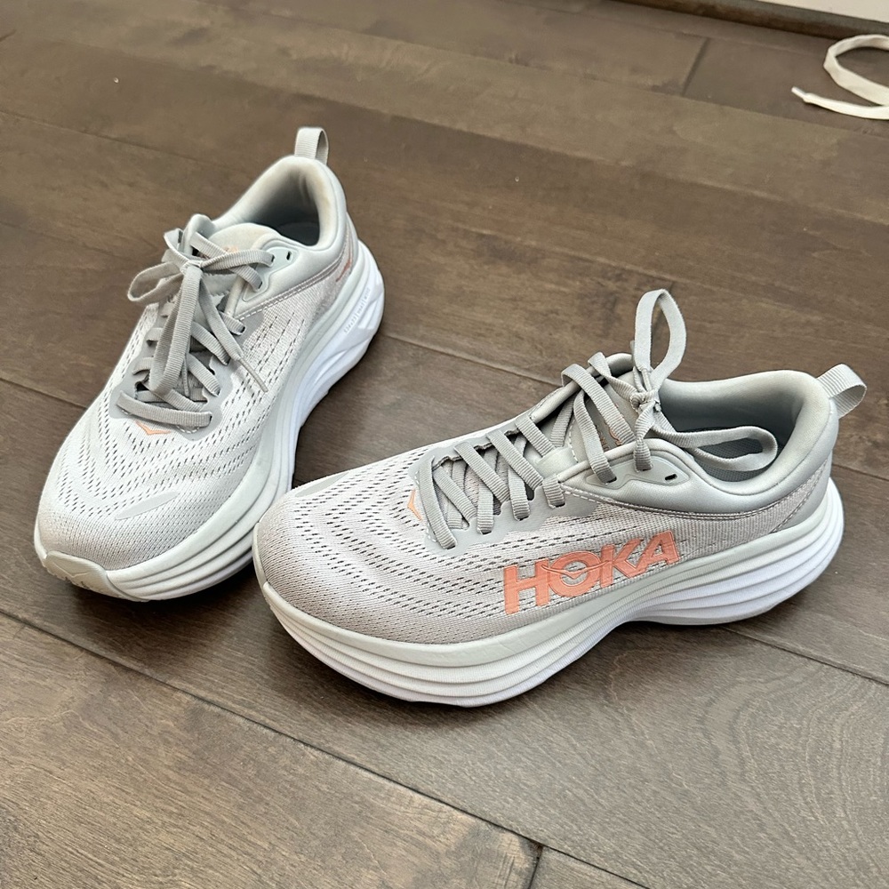 Hoka Bondi 8 gray and pink